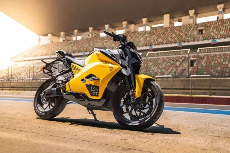 The Resurgence of Café Racers: Blending Retro Style with Modern Tech ...